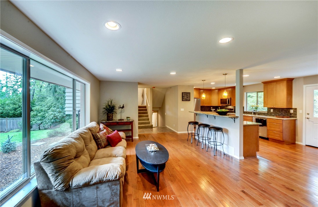 8629 196th Street Southwest Edmonds, WA 98026 - Photo 6 of 21