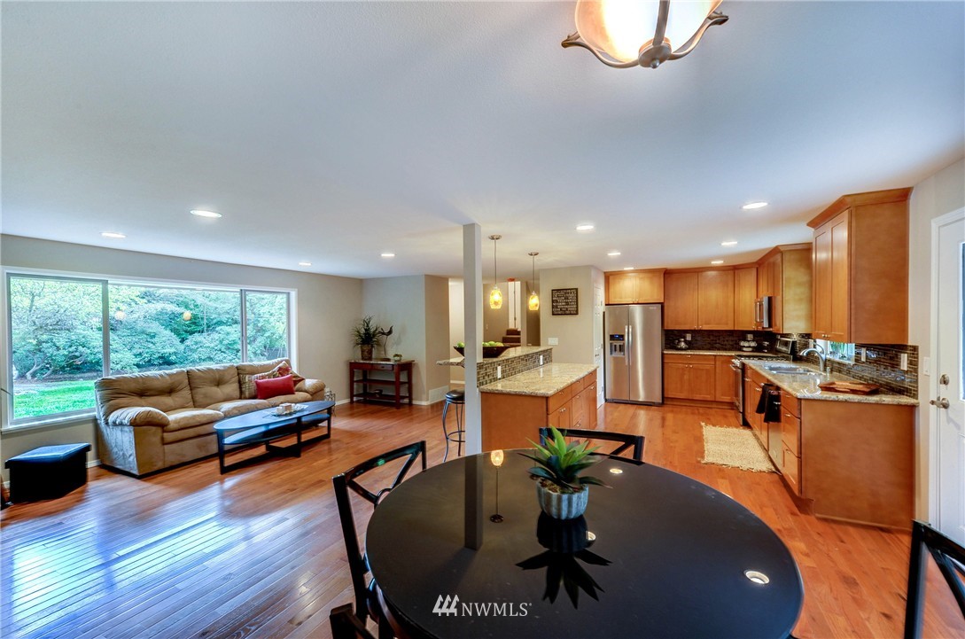 8629 196th Street Southwest Edmonds, WA 98026 - Photo 7 of 21