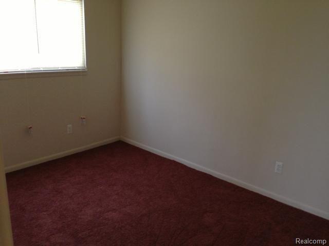 13705 Toepfer Road Warren, MI 48089 - Photo 9 of 13 IMG_4587.jpg