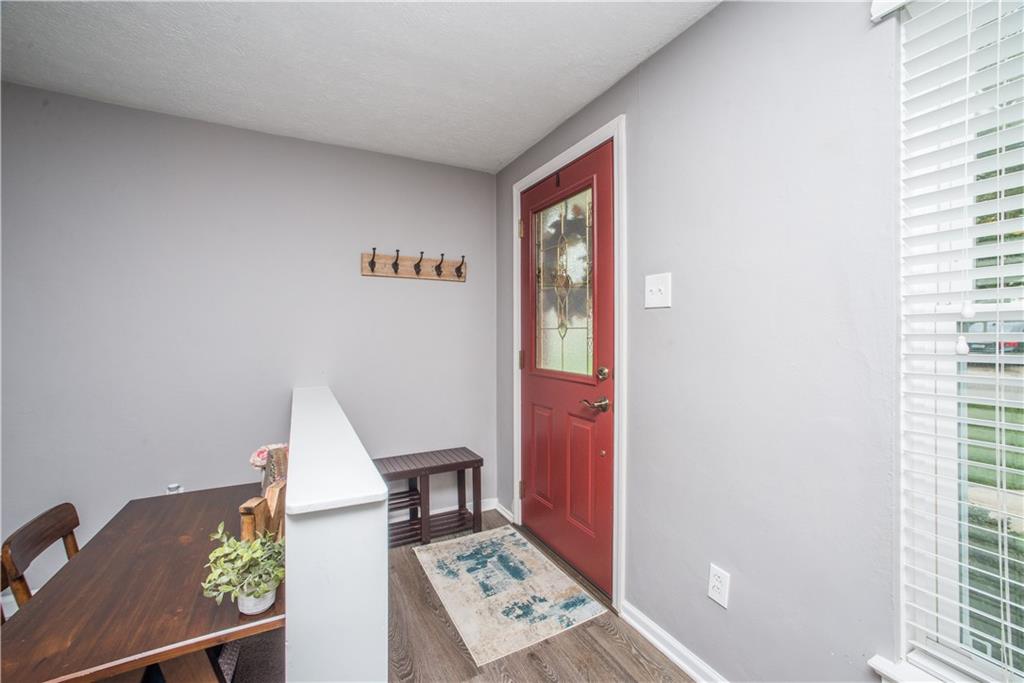 644 Highview Road Pittsburgh, PA 15234 - Photo 3 of 25 Gallery Image 3