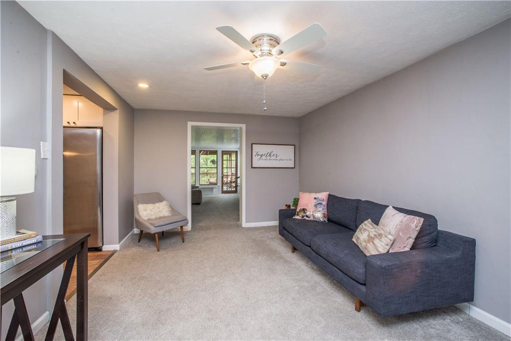 644 Highview Road Pittsburgh, PA 15234 - Photo 4 of 25 Gallery Image 4