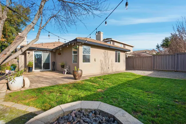 $3,300 | 601 Tamarindo Way, Roseville, CA 95678