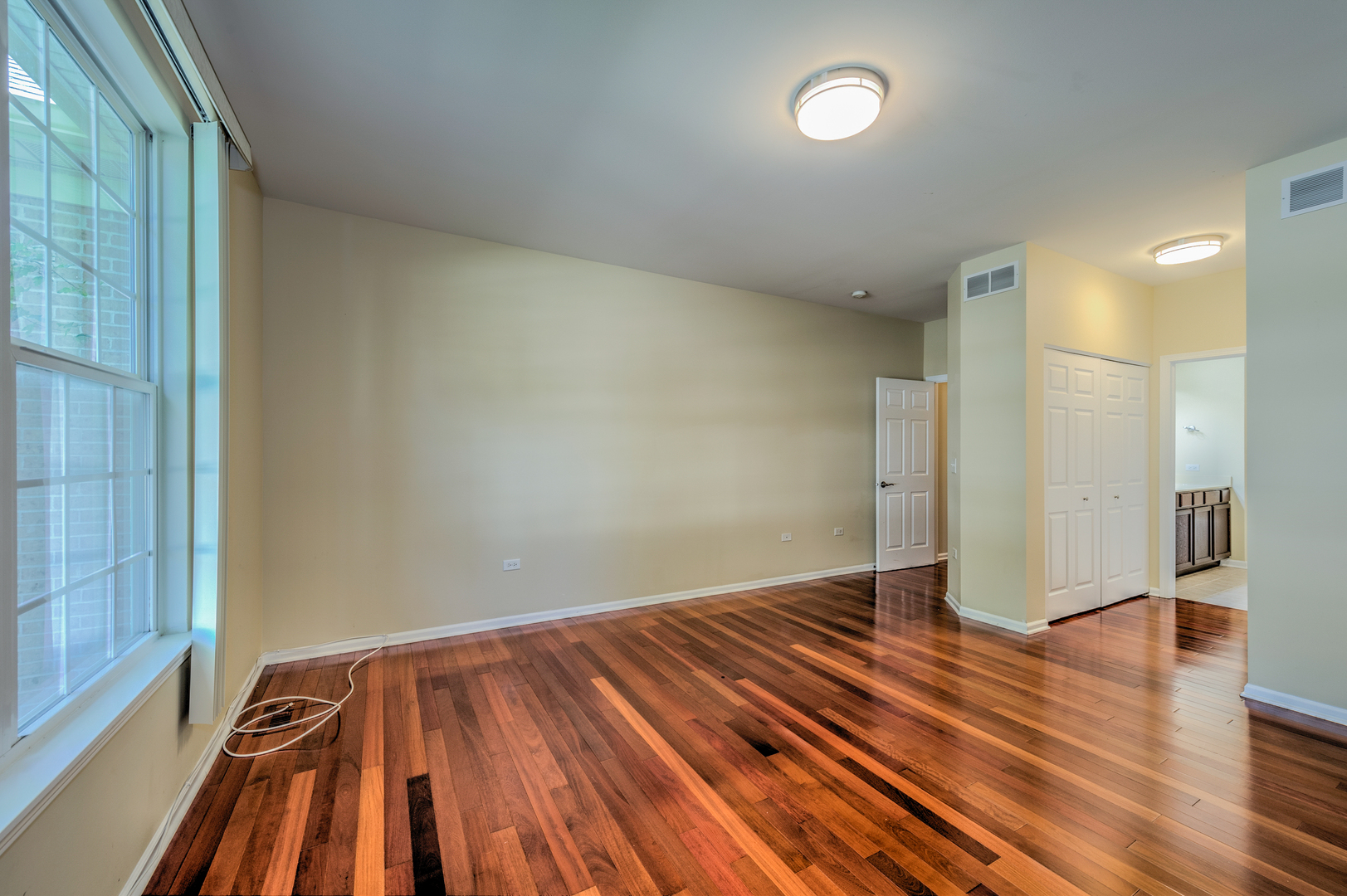 956 Oak Ridge Boulevard Elgin, IL 60120 - Photo 14 of 41 Gallery Image 14