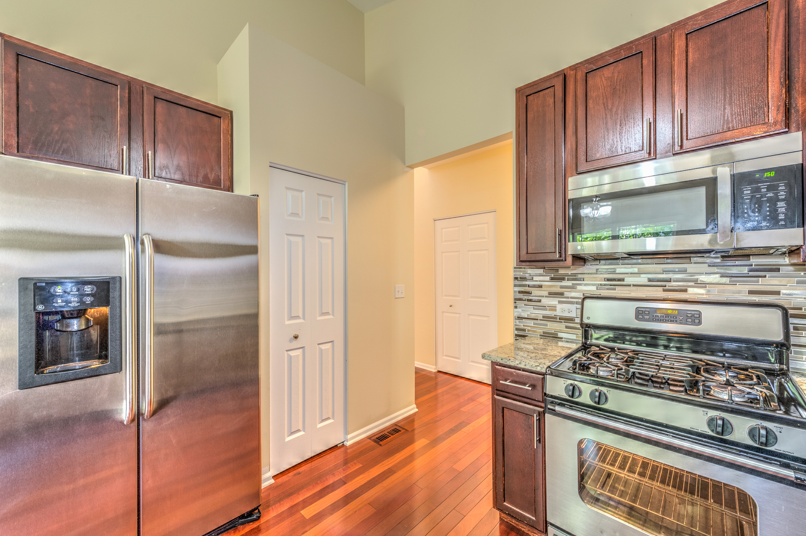 956 Oak Ridge Boulevard Elgin, IL 60120 - Photo 22 of 41 Gallery Image 22