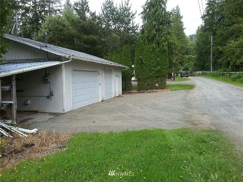 11510 Bollenbaugh Hill Road Monroe, WA 98272 - Photo 4 of 15 a backyard of a house with lots of green space