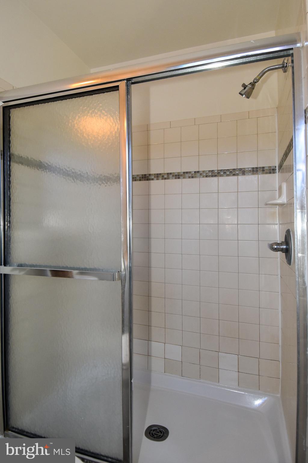 3011 Seminole Road Woodbridge, VA 22192 - Photo 25 of 55 Shower