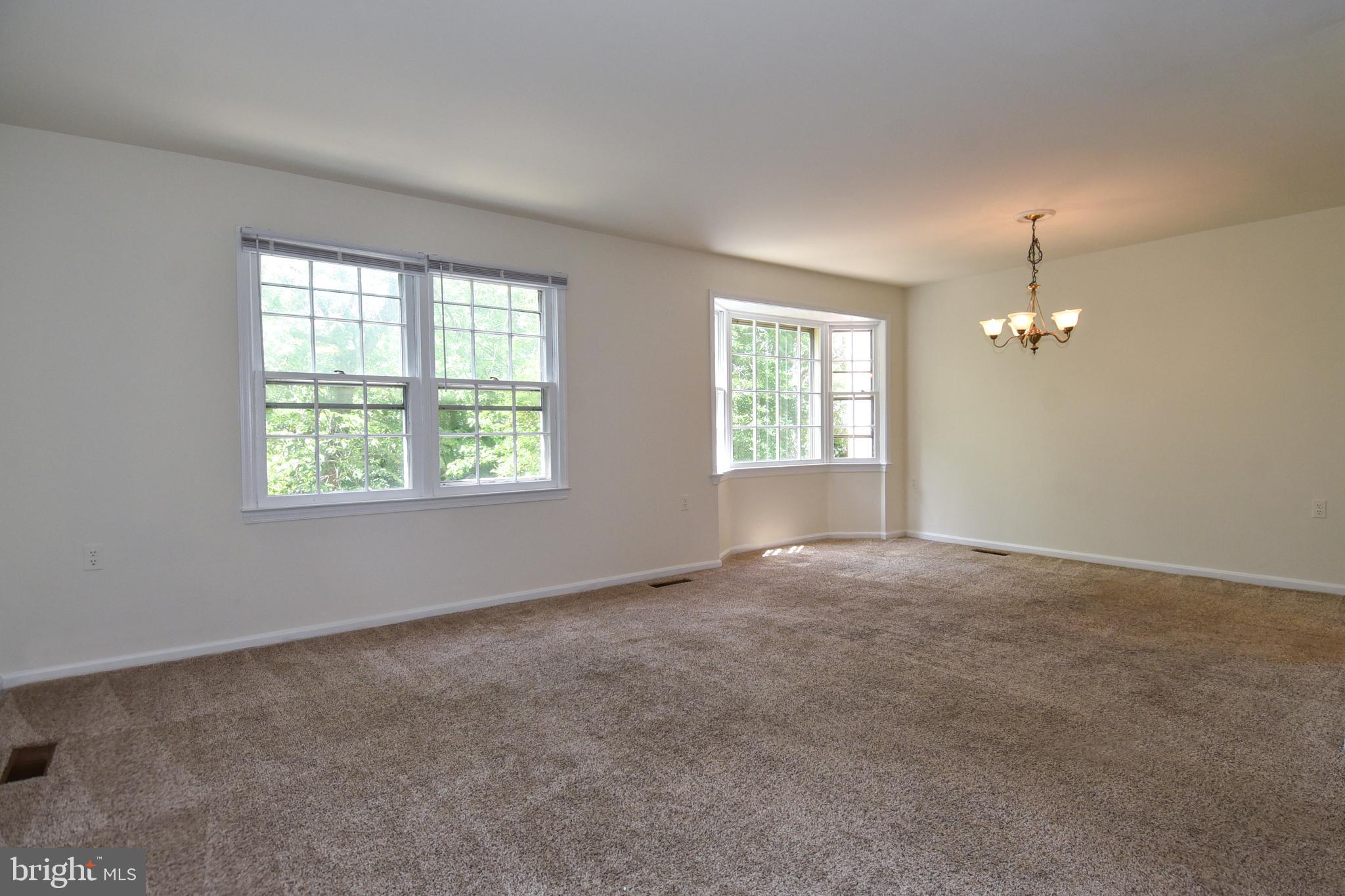 3011 Seminole Road Woodbridge, VA 22192 - Photo 9 of 55 Family & Dining Room