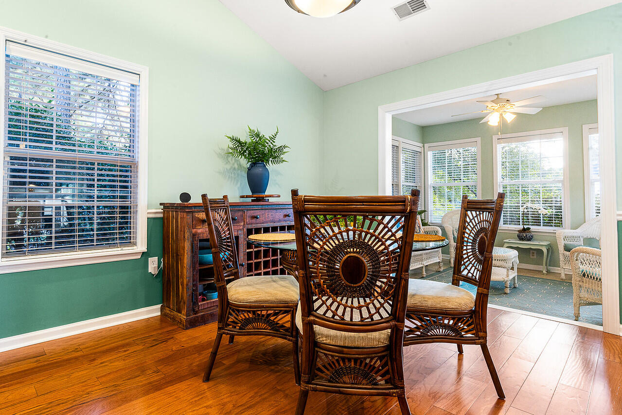 588 Antebellum Lane Mount Pleasant, SC 29464 - Photo 14 of 49 Dining space