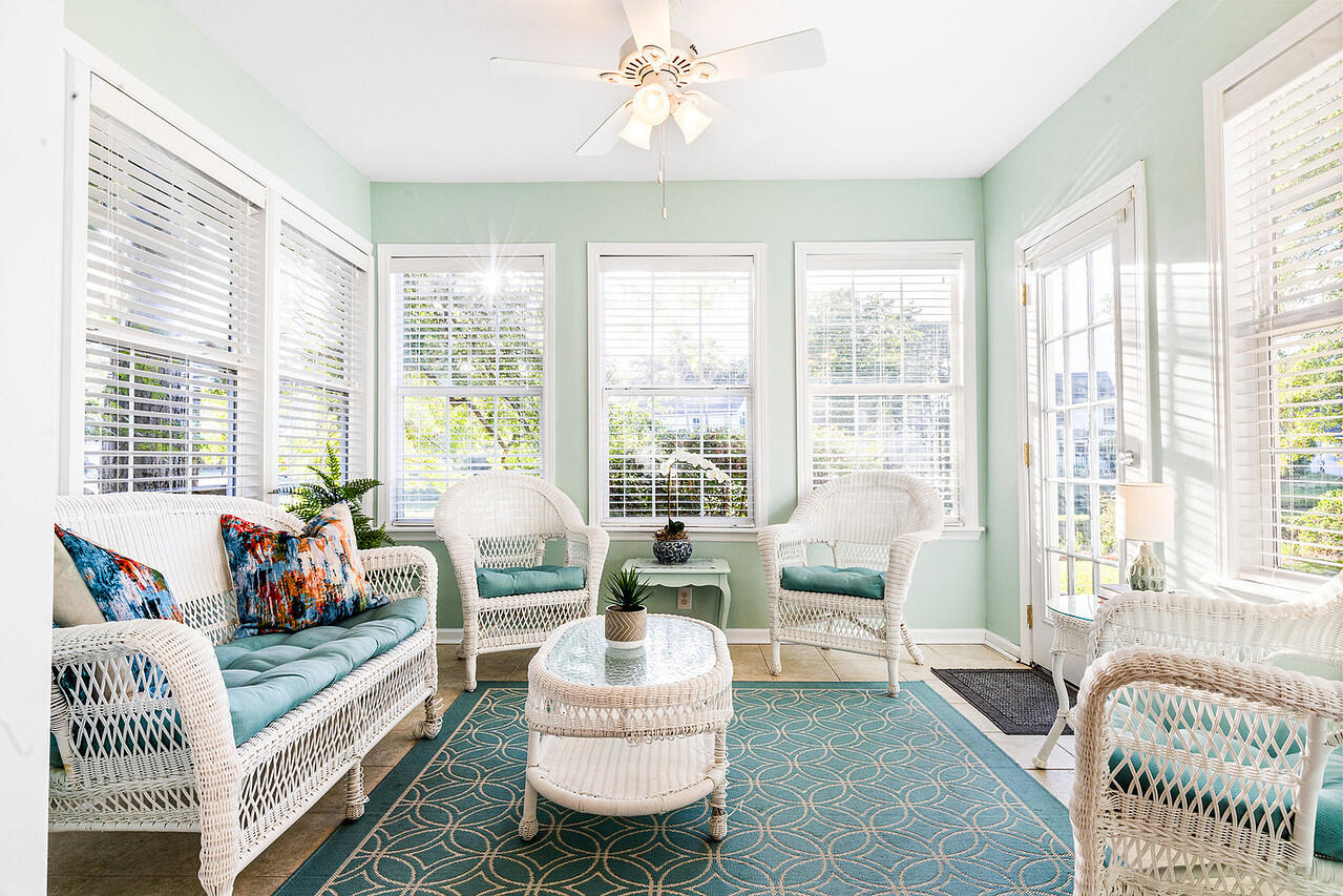 588 Antebellum Lane Mount Pleasant, SC 29464 - Photo 16 of 49 Sunroom