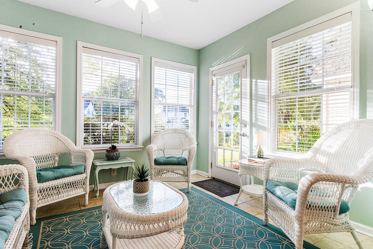 588 Antebellum Lane Mount Pleasant, SC 29464 - Photo 17 of 49 Sunroom