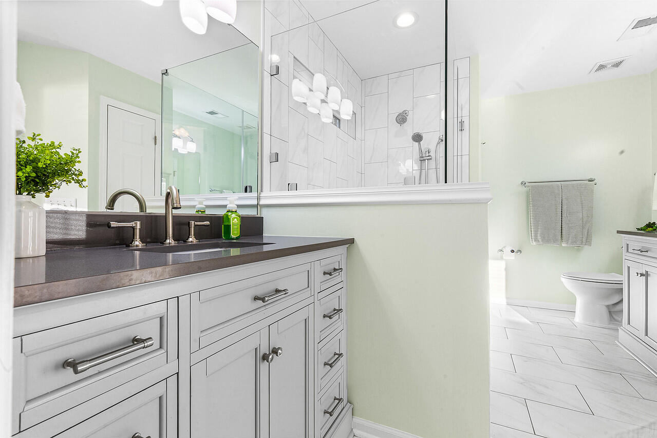 588 Antebellum Lane Mount Pleasant, SC 29464 - Photo 29 of 49 Primary bath second vanity