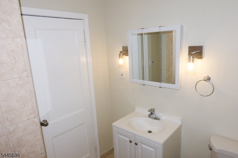 89 Van Riper Avenue, Unit 1 Clifton, NJ 07011 - Photo 16 of 38
