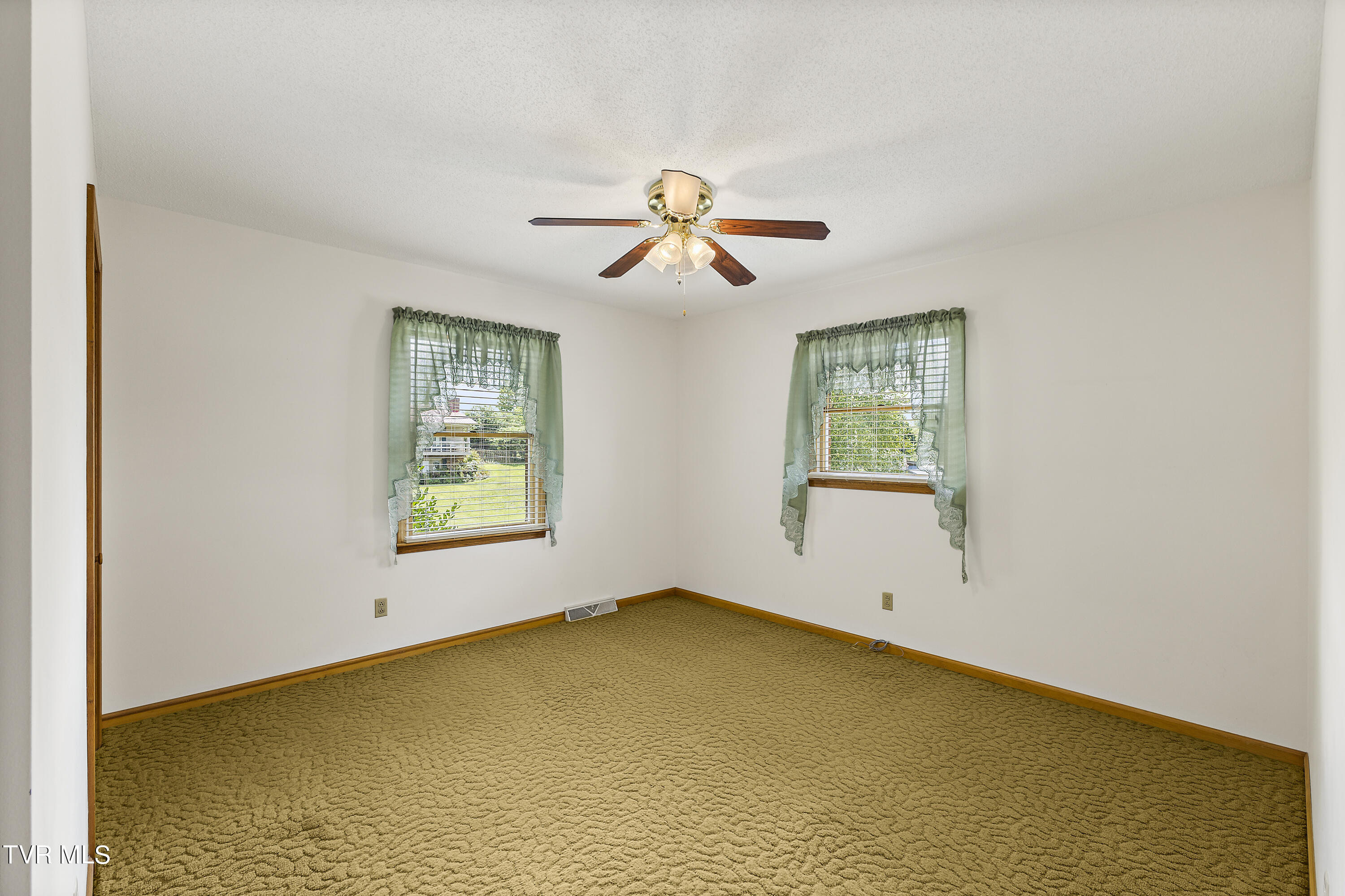 613 John Green Road Jonesborough, TN 37659 - Photo 18 of 69 128A2660 - Copy