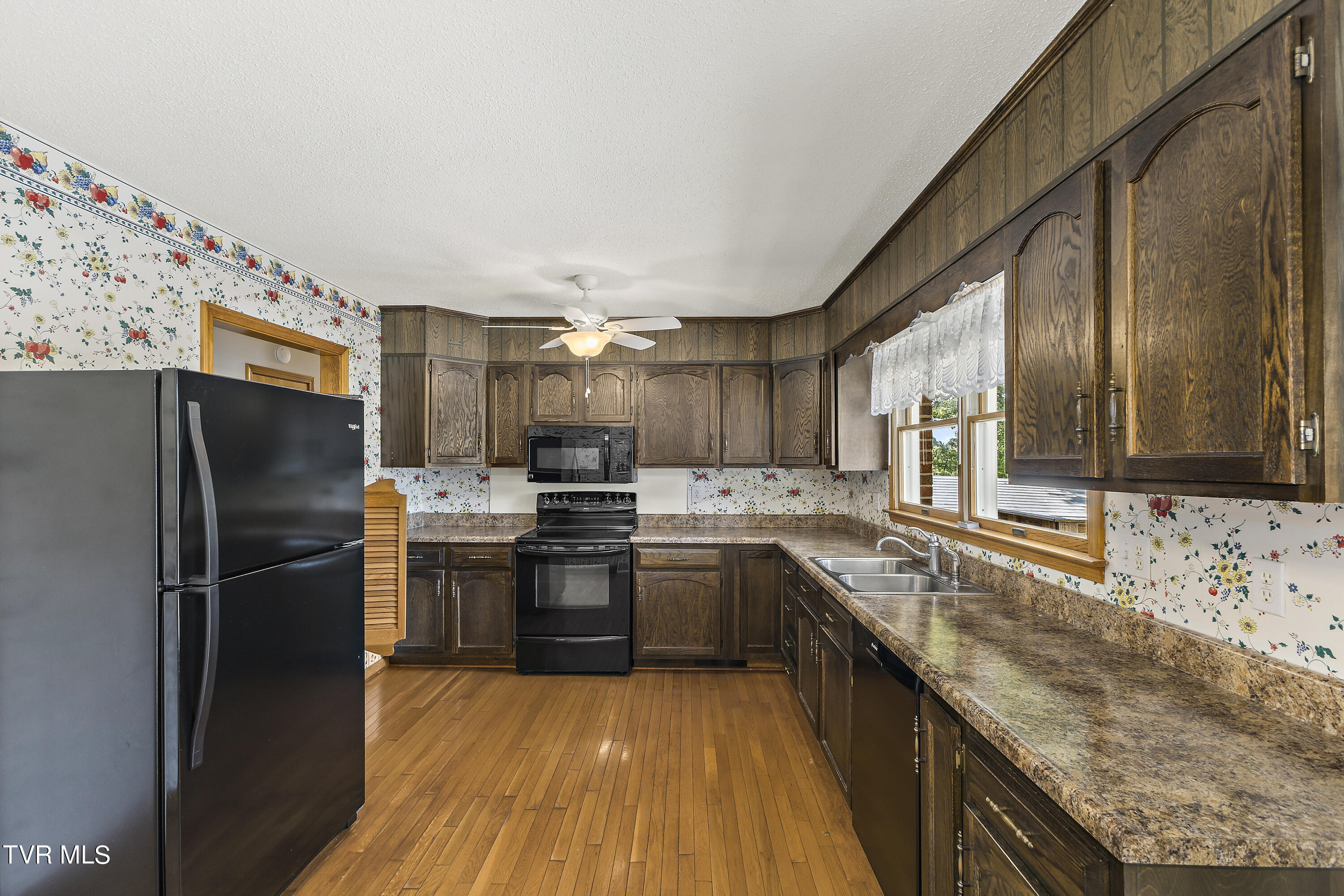 613 John Green Road Jonesborough, TN 37659 - Photo 7 of 69 128A2631 - Copy