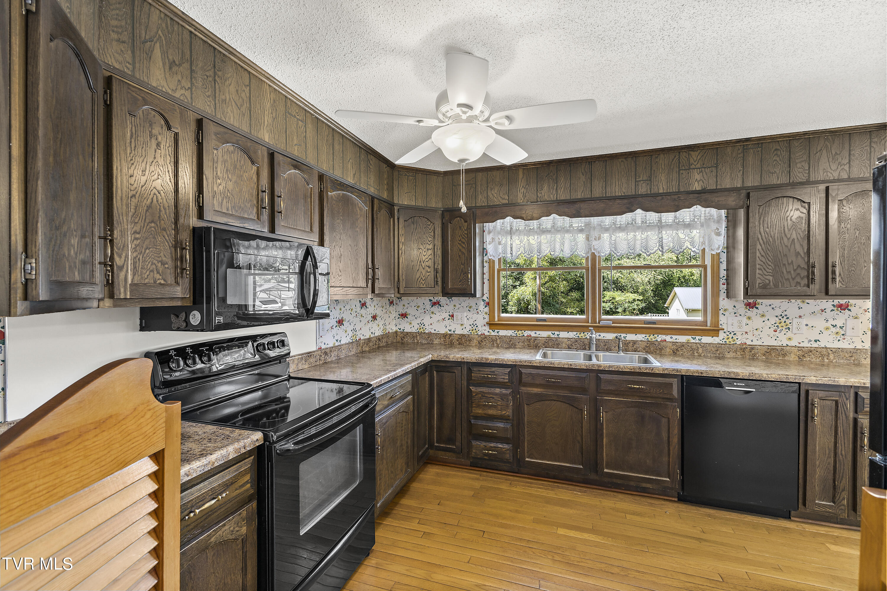 613 John Green Road Jonesborough, TN 37659 - Photo 8 of 69 128A2635 - Copy