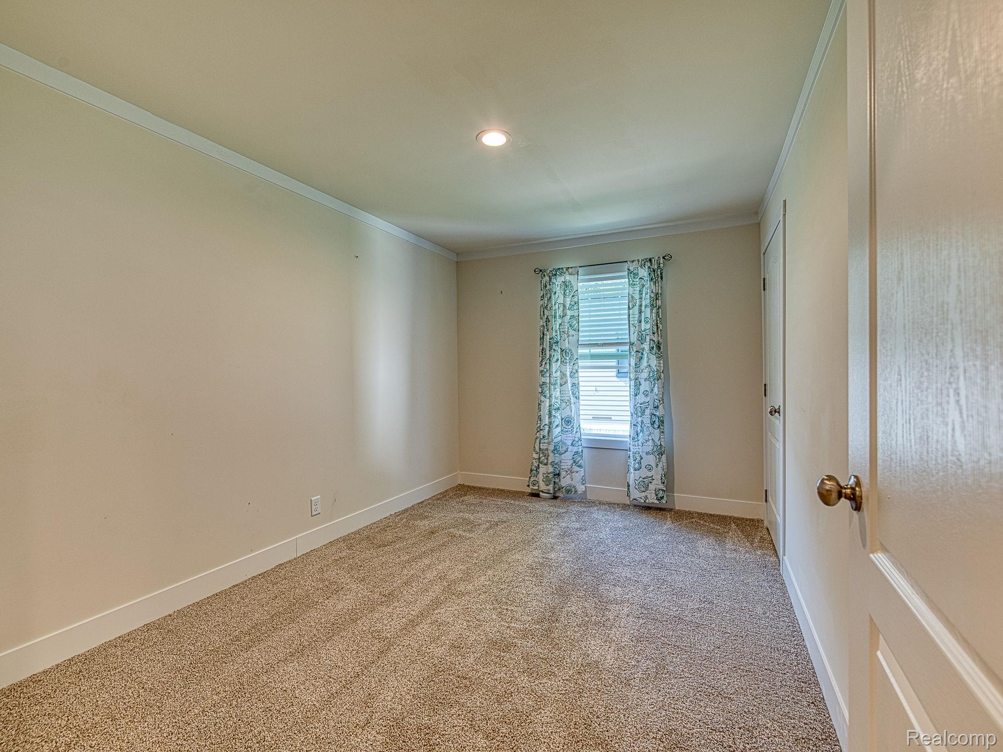 39500 Warren Road Canton, MI 48187 - Photo 14 of 25 16-web-or-mls-39500 Warren-128_15.jpg