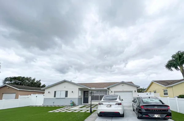 $4,000 | 8912 Southwest 6th Street, Boca Raton, FL 33433