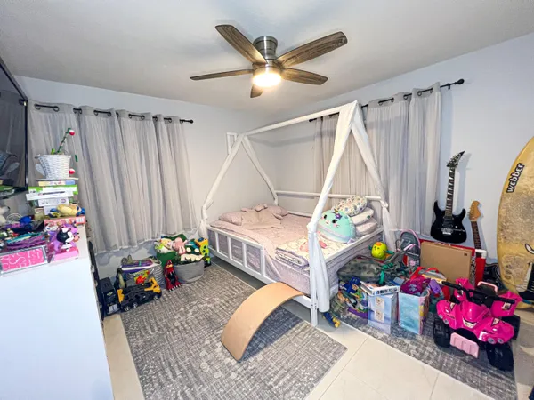 $4,000 | 8912 Southwest 6th Street, Boca Raton, FL 33433