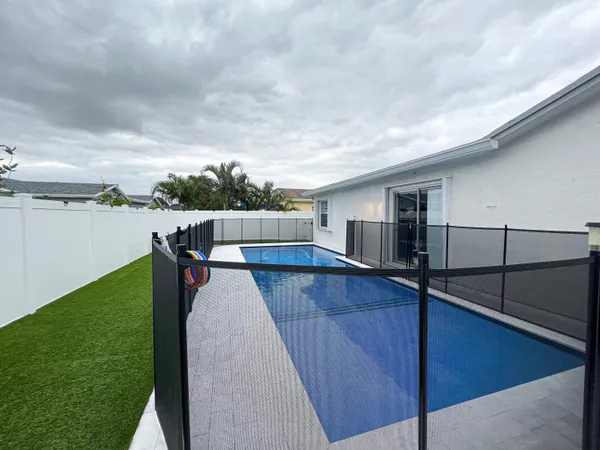 $4,000 | 8912 Southwest 6th Street, Boca Raton, FL 33433