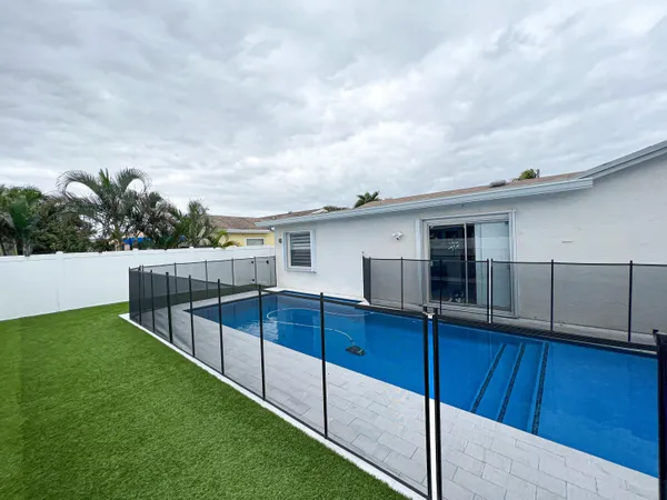 $4,000 | 8912 Southwest 6th Street, Boca Raton, FL 33433