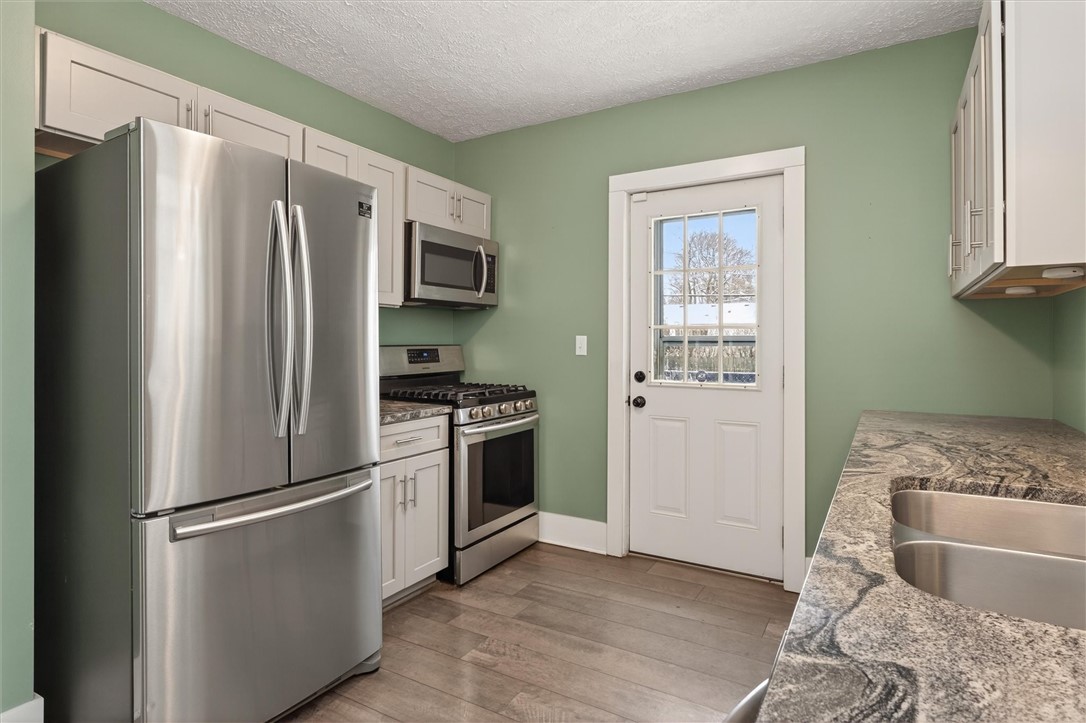 29 West Boulevard Parkway Rochester, NY 14612 - Photo 16 of 29