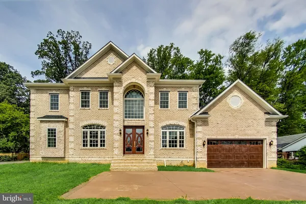 $9,500 | 3104 Sleepy Hollow Road, Falls Church, VA 22042