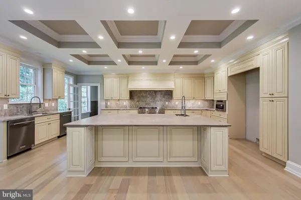 $9,500 | 3104 Sleepy Hollow Road, Falls Church, VA 22042