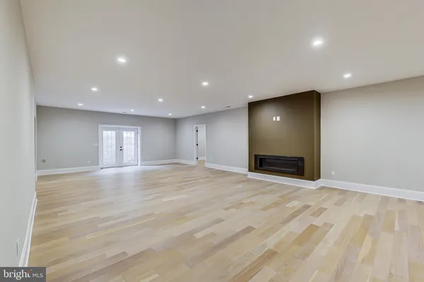 $9,500 | 3104 Sleepy Hollow Road, Falls Church, VA 22042