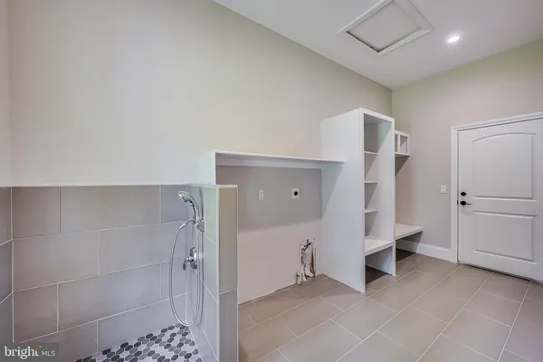 $9,500 | 3104 Sleepy Hollow Road, Falls Church, VA 22042