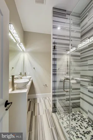 $9,500 | 3104 Sleepy Hollow Road, Falls Church, VA 22042