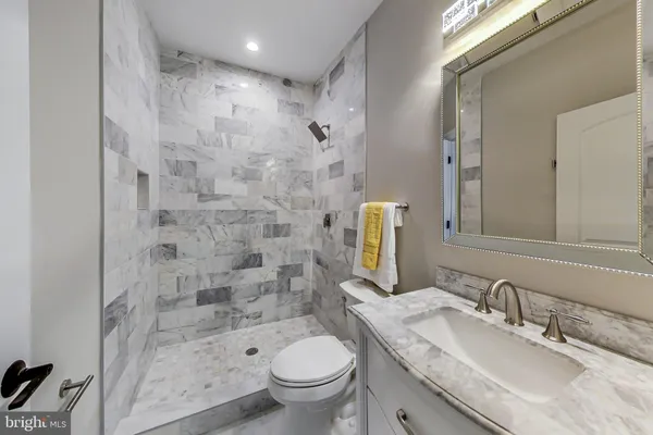 $9,500 | 3104 Sleepy Hollow Road, Falls Church, VA 22042