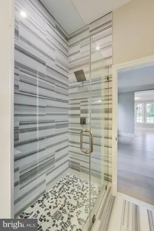 $9,500 | 3104 Sleepy Hollow Road, Falls Church, VA 22042