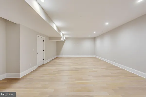 $9,500 | 3104 Sleepy Hollow Road, Falls Church, VA 22042