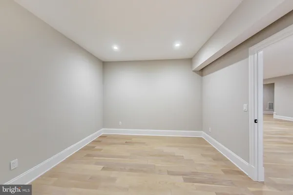 $9,500 | 3104 Sleepy Hollow Road, Falls Church, VA 22042