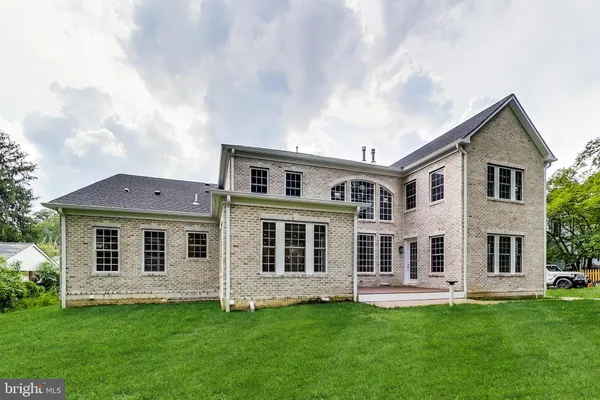 $9,500 | 3104 Sleepy Hollow Road, Falls Church, VA 22042