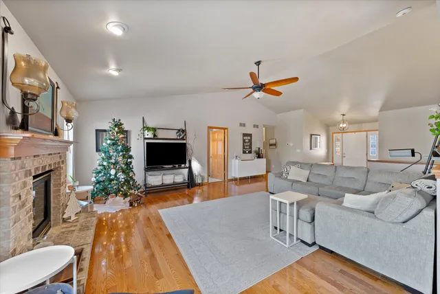 $474,900 | 814 Chisholm Lane, Port Washington, WI 53074