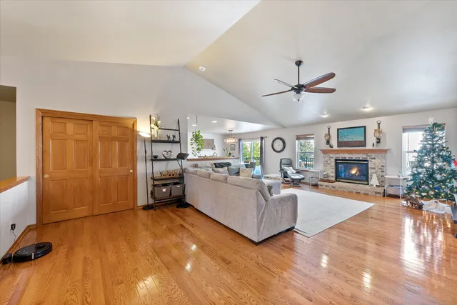 $474,900 | 814 Chisholm Lane, Port Washington, WI 53074