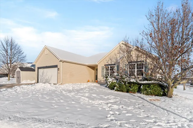 $474,900 | 814 Chisholm Lane, Port Washington, WI 53074