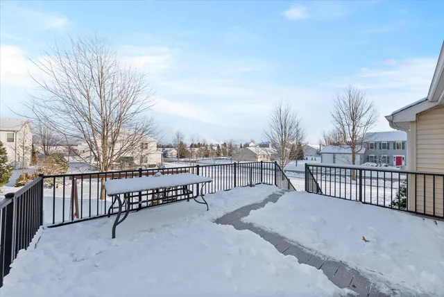 $474,900 | 814 Chisholm Lane, Port Washington, WI 53074