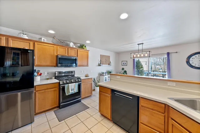 $474,900 | 814 Chisholm Lane, Port Washington, WI 53074