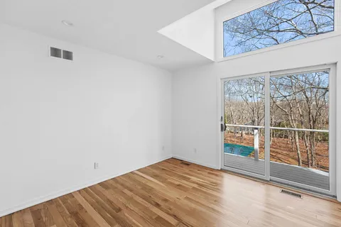 $2,250,000 | 5 Rosemaries Lane, East Hampton, NY 11937