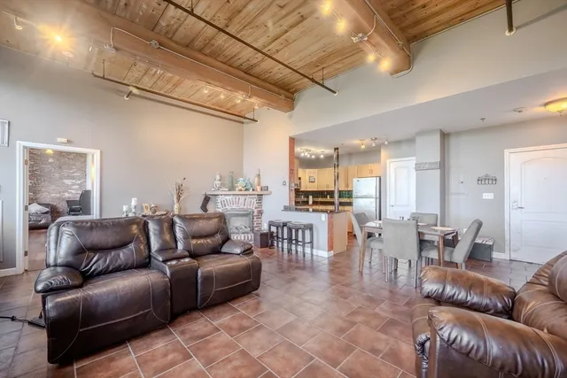 $2,975 | 52 Lawrence Drive, Unit M408, Lowell, MA 01854