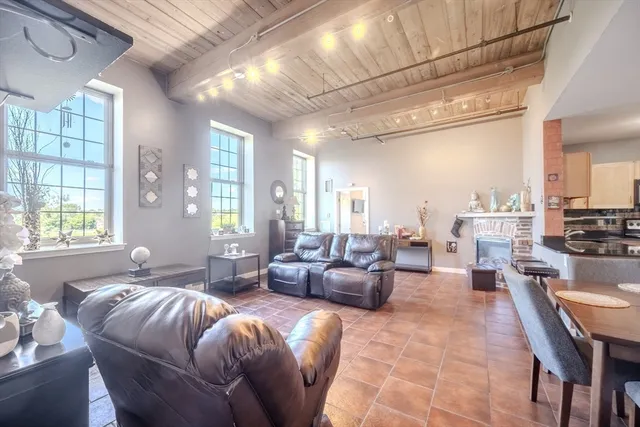 $2,975 | 52 Lawrence Drive, Unit M408, Lowell, MA 01854