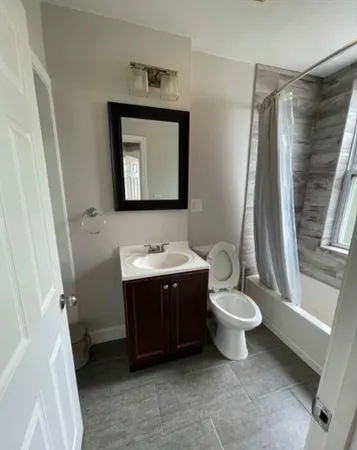 $3,950 | 241 Maverick Street, Unit 3, Boston, MA 02128