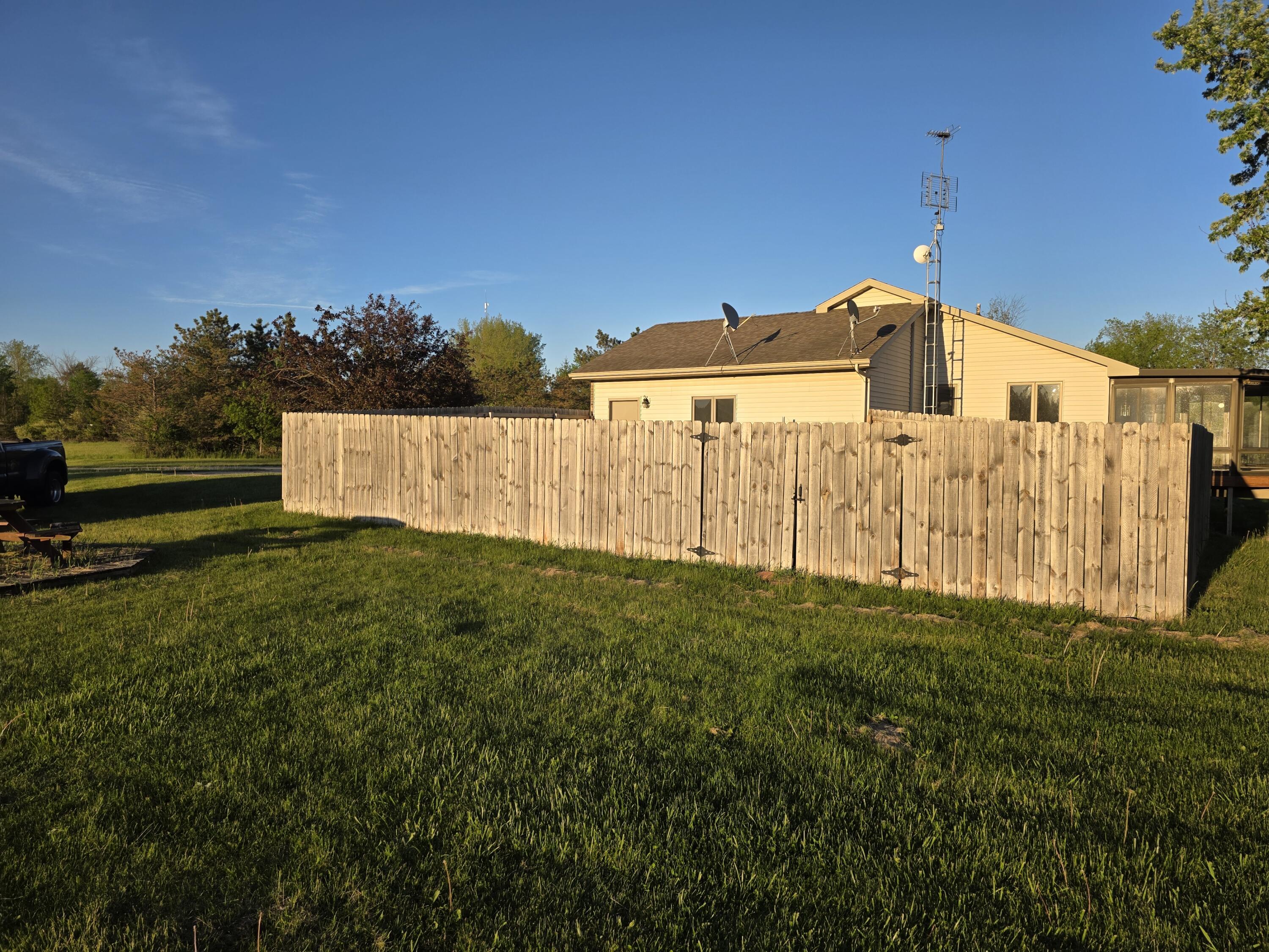 2021 West Pine River Road Breckenridge, MI 48615 - Photo 42 of 65 20260520_202113