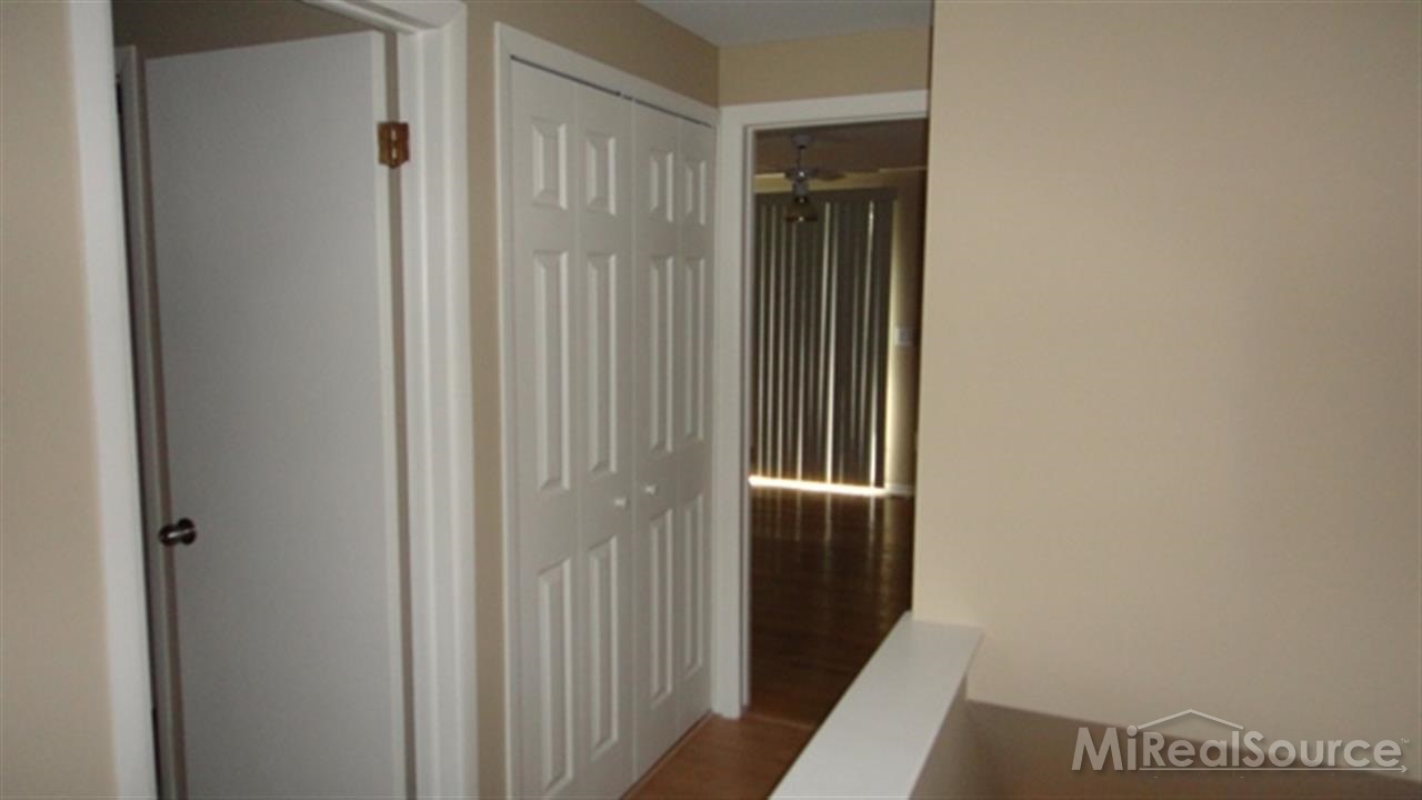 4420 15 Mile Road Sterling Heights, MI 48310 - Photo 8 of 17 31164180-7.JPG