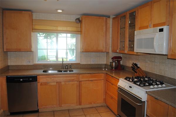 62 Waverley Oaks Road Waltham, MA 02452 - Photo 3 of 12 Gallery Image 3