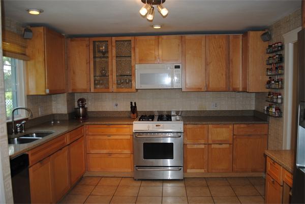 62 Waverley Oaks Road Waltham, MA 02452 - Photo 4 of 12 Gallery Image 4