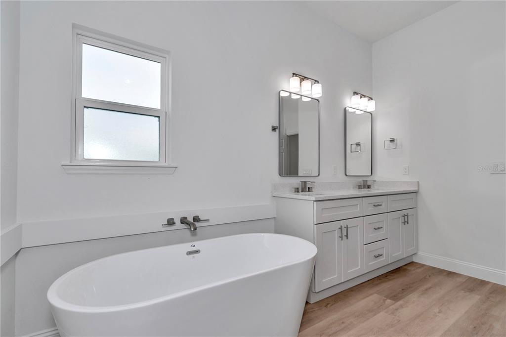 13530 Southwest 47th Circle Ocala, FL 34473 - Photo 3 of 53