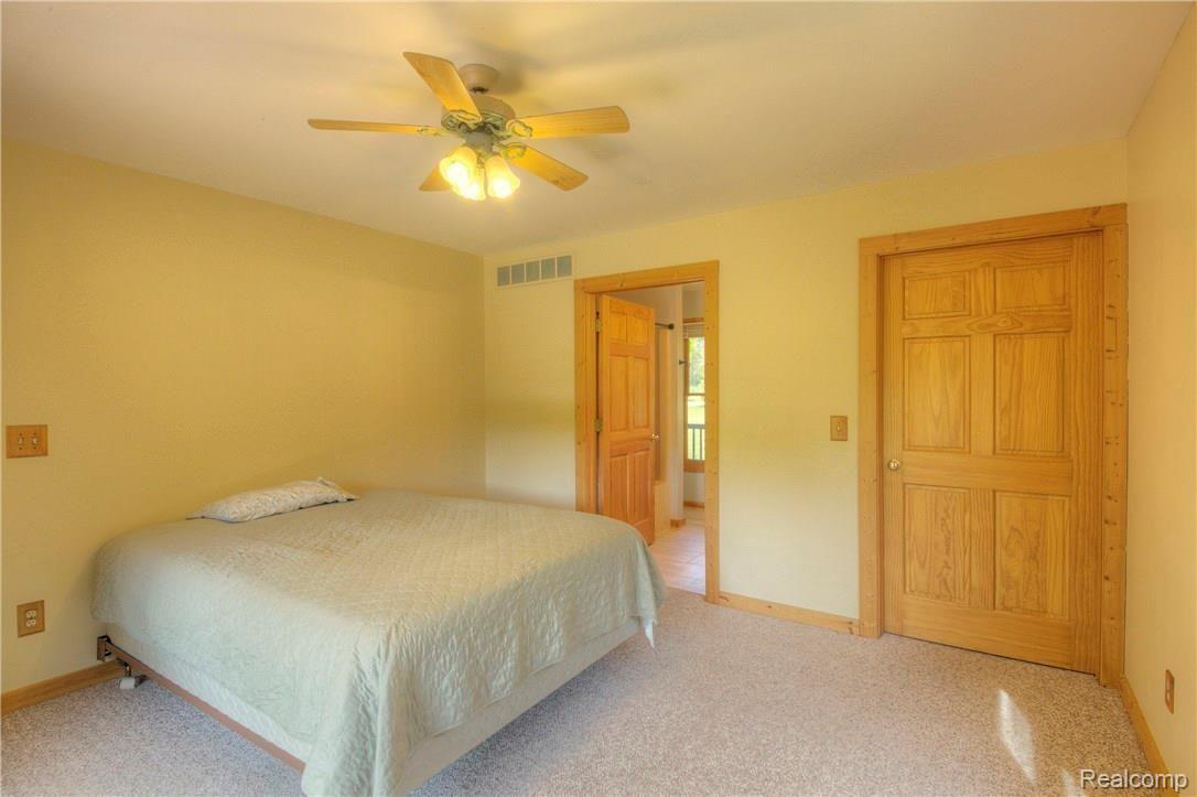 2524 South Bull Run Road Fowlerville, MI 48836 - Photo 33 of 61 930A1923_4_5.jpg